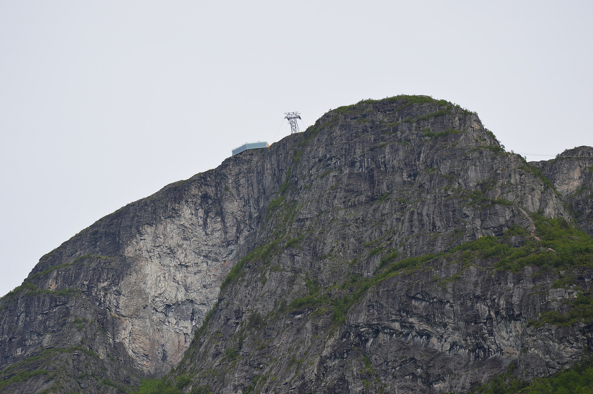 Olden — LOEN SKYLIFT: Fünf Minuten nach oben · eine der steilsten Seilbahnen der Welt