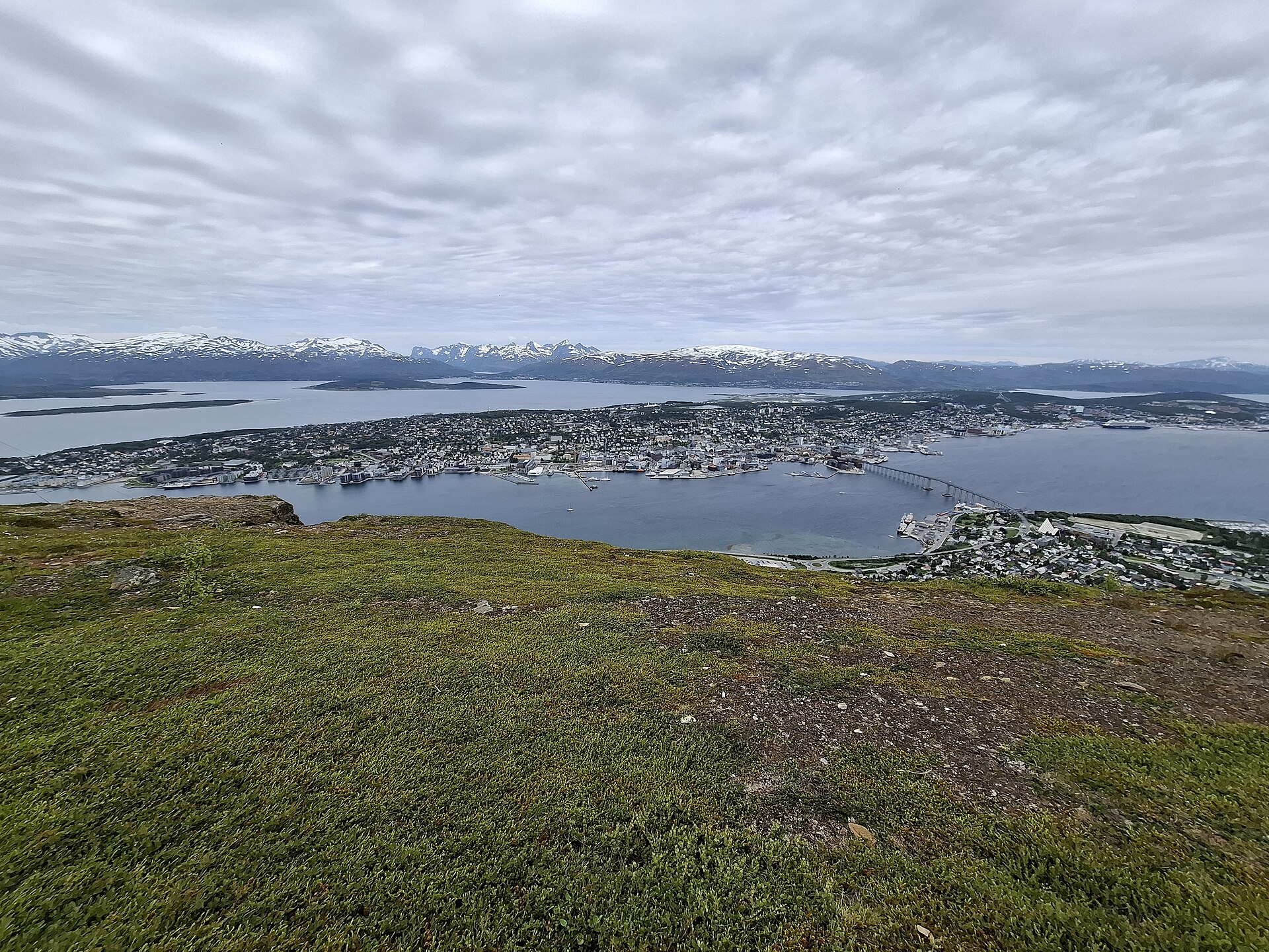 Tromsø — FJELLHEISEN: Seilbahn auf Storsteinen · 421 m über Tromsø